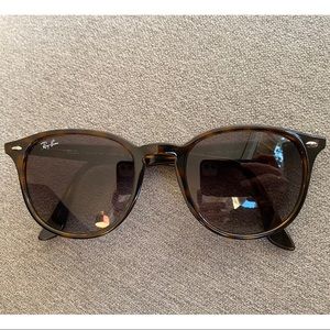 Ray Ban Phantos sunglasses